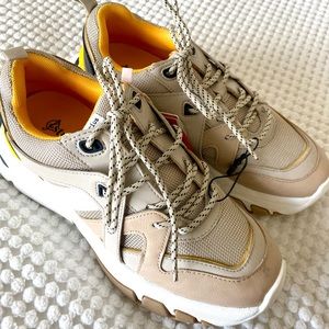 Stradivarius Style Shoes